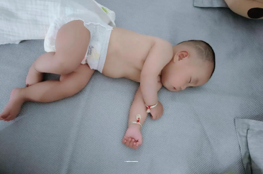 嘉兴三个月宝宝抬头不稳